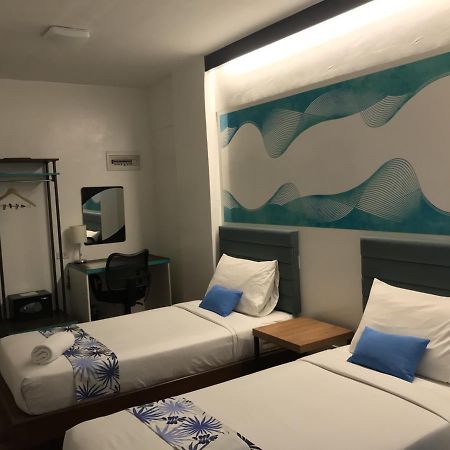 H Hotels - Metro North Uno Quezon City Buitenkant foto