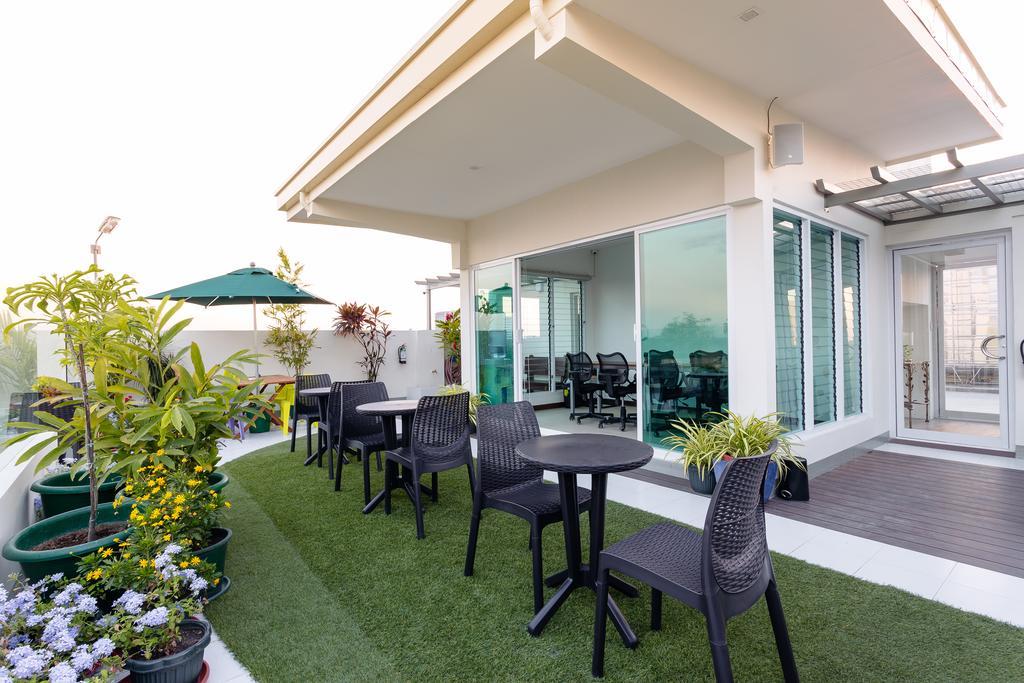 H Hotels - Metro North Uno Quezon City Buitenkant foto