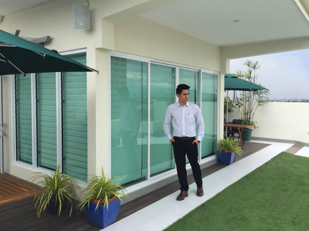 H Hotels - Metro North Uno Quezon City Buitenkant foto