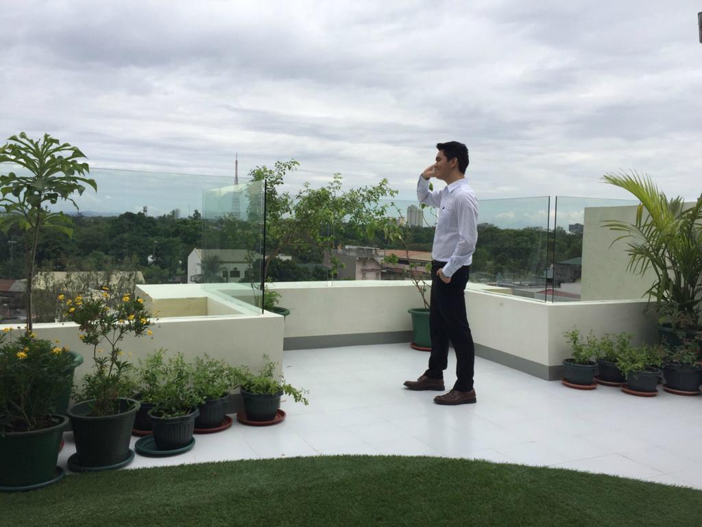 H Hotels - Metro North Uno Quezon City Buitenkant foto