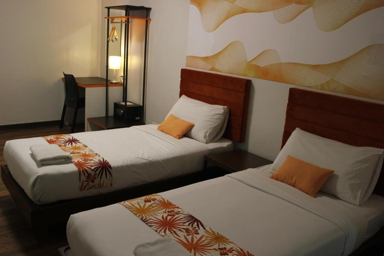 H Hotels - Metro North Uno Quezon City Buitenkant foto